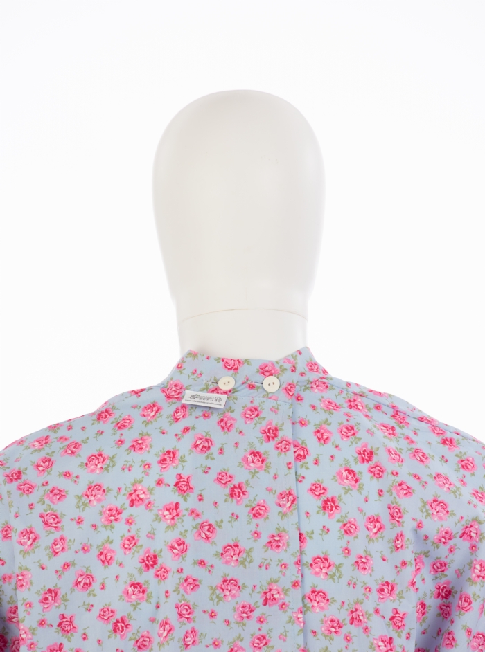Blooming Carnations Blue Surgical Gown 100% Cotton