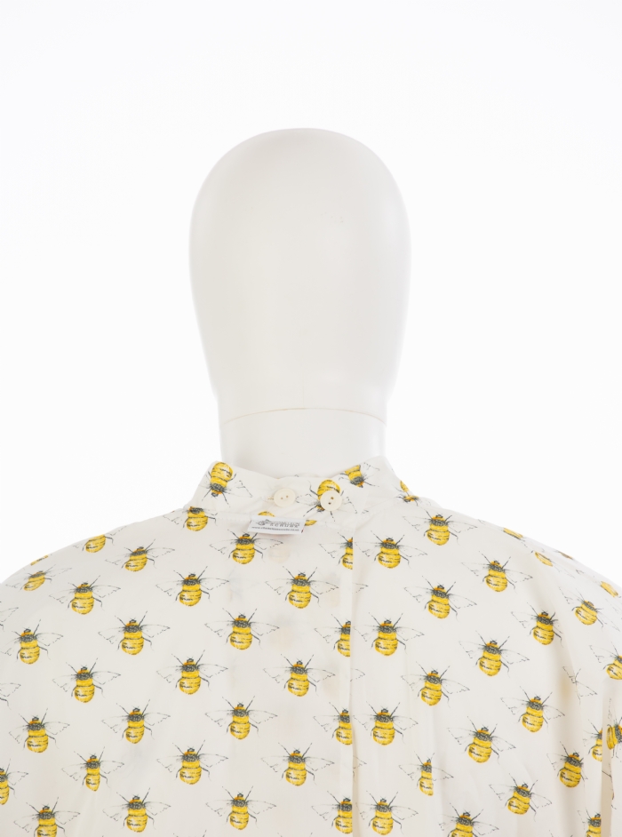 Bumble Bee Ivory Surgical Gown 100% Cotton