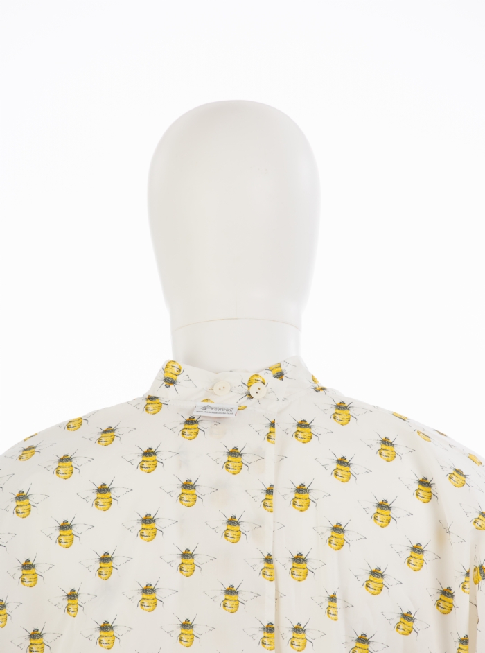 Bumble Bee Ivory Surgical Gown 100% Cotton