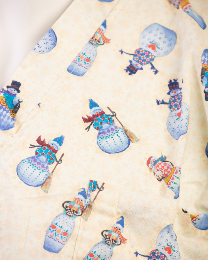 Mr & Mrs Snowman Christmas Scrub Top – 100% Cotton – Unisex – Short Sleeve – V-Neck