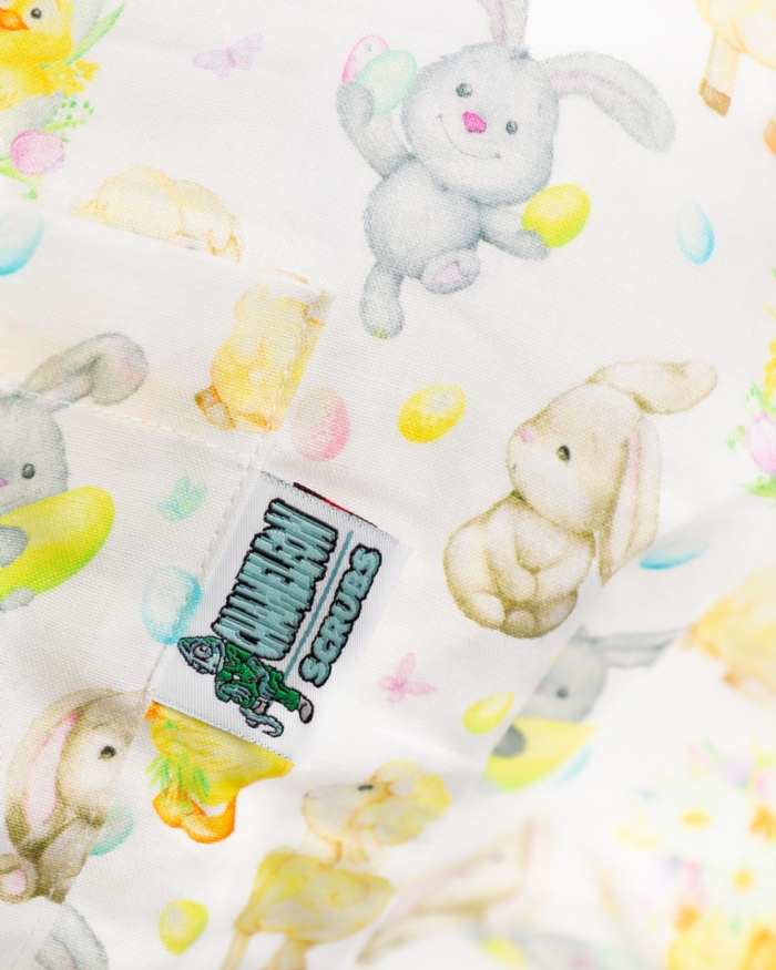 Springtime Bunny & Chick Easter Scrub Top – 100% Cotton – Unisex – Short Sleeve – V-Neck